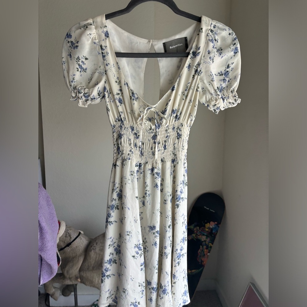 White and blue floral mini dress. In amazing condition. Never worn. - Picture 3 of 3